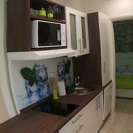 Apartments 4M